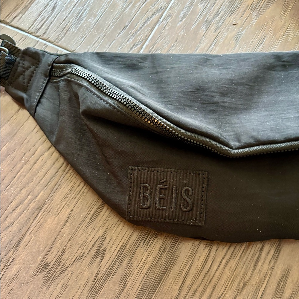 Beis The Sport Pack in Black - Picture 10 of 12